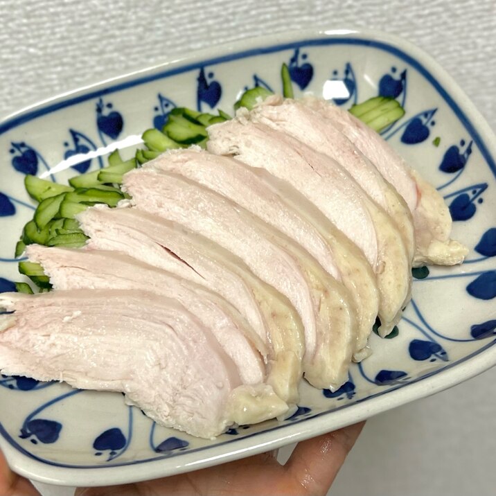 【しっとり柔らか】鶏ムネ肉で塩麹鶏ハム